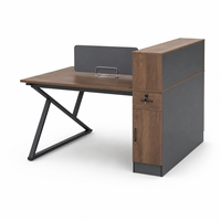 Poste de travail compact en panneaux de particules plaqués mélamine, avec cloison à double écran opposée, durable et moderne, pour espace de travail ouvert - Vente en gros