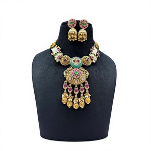 Ensemble collier et boucles d'oreilles en laiton plaqué or de qualité supérieure, éblouissant, pour femmes, pour les occasions de mariage - Product Image 2