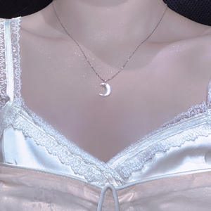 Collier pendentif en argent pur S925, super féerique, rêveur, pierre de lune, papillon blanc, design simple en forme de croissant, tendance, pour maman - Product Image 4