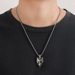 Yunnique – collier avec pendentif épée de dragon en acier inoxydable pour hommes, style Hip Hop Punk, design géométrique, bijoux cadeau - Product Image 4
