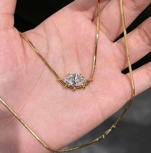 <span class=keywords><strong>Collana</strong></span> con Pendente a Sei Griffe in Oro 18K AU750 con Diamante Coltivato a Occhio di <span class=keywords><strong>Cavallo</strong></span> da 5 Carati, Stile Principessa, Personalizzabile e Certificato - Product Image 4