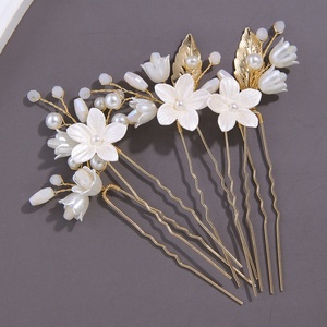 Épingles à cheveux florales faites à la main, fleurs en argile polymère, style bohème vintage, épingle à cheveux en forme de U avec fausses perles pour mariage - Product Image 2