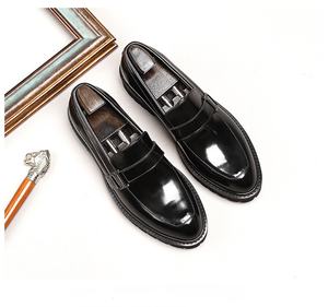 Zapatos de boda para hombre 2026 de diseñador, transpirables, suaves, ligeros, hechos a medida, de oficina, de carrera, con parte superior de cuero genuino y cierre sin cordones. - Product Image 2