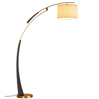 Luz de pie de diseño minimalista Lámpara de pie simple de arco de hotel Luz de pie decorativa para habitación