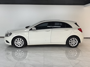 2015 <span class=keywords><strong>mercedes</strong></span>-benz <span class=keywords><strong>Clase</strong></span> <span class=keywords><strong>A</strong></span> <span class=keywords><strong>180</strong></span> Turbo sedán usado de alta calidad dirección izquierda rueda delantera cuero Auto R16 oscuro para - Product Image 2