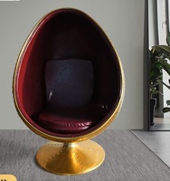Chaise boule de luxe industrielle rétro dorée pour salon, chambre, appartement de style loft avec revêtement en cuir