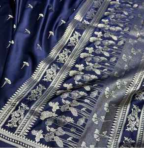 Sari indien traditionnel en soie bleu marine avec broderie florale en zari argenté, tenue de mariage pour femmes, sari long jusqu'au sol - Product Image 3