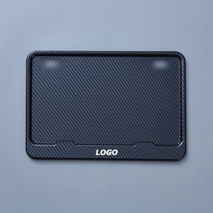 Support de plaque d'immatriculation élégant en aluminium à motif fibre de carbone pour voiture et moto - Support de plaque métallique durable, idéal comme cadeau - Product Image 1