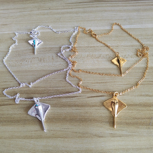 Solicite el Catálogo: Nuevo Collar de Lujo Estilo Europeo y Americano con Libélula de Joyería Española UNO DE 50, Diseño de Pez Espada - Product Image 1