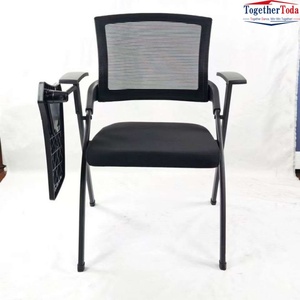 Chaise de bureau pliable en acier avec tablette d'écriture amovible, noire, ergonomique, pour réunions et formations - Product Image 1