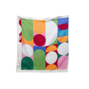 Foulard Geometrico Quadrato 70x70cm con Motivo Colorato, Accessorio di Moda - Product Image 1