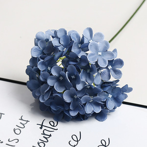 Bouquet de fleurs artificielles bleues Lichao en soie mélangée, accessoires de photographie de mariage en extérieur, décorations pour la maison, tissage artisanal - Product Image 3