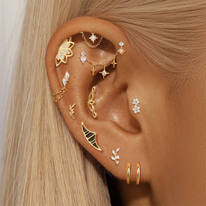 Pendiente Minimalista de Plata de Ley S925 con Zirconia en Forma de Marquesa Espaciada, Piercing Delicado con Fila de Zirconia, Parte Trasera Plana, Labret, Hélix, Tragus para Mujer - Product Image 1