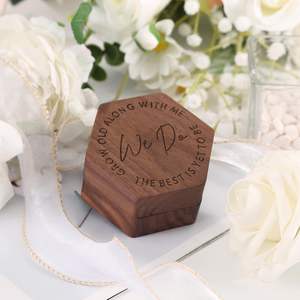 Emballage personnalisé Prix de fiançailles Boîte à bagues en bois Boîte à bagues Boîte au porteur en gros avec couvercle magnétique pour proposition - Product Image 3