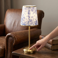 Luxuriöse Stoffschirm-LED-Tischlampe Kabellos Wiederaufladbar Touch-Dimmbar Retro-Nachtlicht für Hotel Restaurant Hochzeitsdekoration