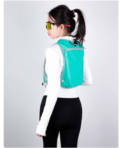 Mochila de Nailon con Respaldo Suave de 25L, Impermeable, Deportiva, Unisex, con Cierre de Cremallera y Correa de Hombro Curva - Product Image 1