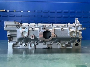 Ensemble de culasse de moteur diesel de voiture turbocompressé à quatre cylindres en ligne AHH/DW10 1.9D pour <span class=keywords><strong>Citroen</strong></span> Jumpy III Bus - Product Image 5