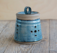 Pot à ail en céramique blanche rustique, perforé, compatible micro-ondes, pour le rangement en cuisine
