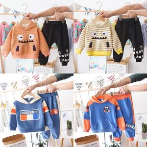 Nouvelle collection automne-hiver 2021 : Ensemble deux pièces à capuche col rond pour enfants, version coréenne, style sportif, épais et doublé en velours, pour garçons et filles. - Product Image 3