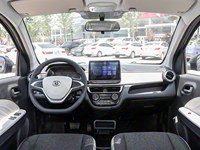 Vehículo de Nueva Energía, Hatchback de 5 Puertas y 4 Asientos, Junchi EA 2025 Modelo Básico con Motor de 34 CV y 1146 kg de Masa Máxima de Carga Completa para Desplazamientos Diarios