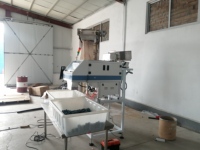 Machine de comptage et d'emballage automatique de haute précision pour petites pièces en plastique et en métal