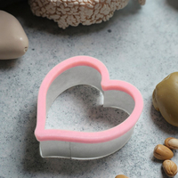 UJ-CC282 Emporte-pièce classique en forme de cœur en acier inoxydable avec couvercle en plastique, moule à gâteau, outils de cuisine