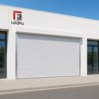 Porte à enroulement automatique en acier galvanisé isolé de 95 mm avec lames remplies de mousse PU pour entrepôt et garage