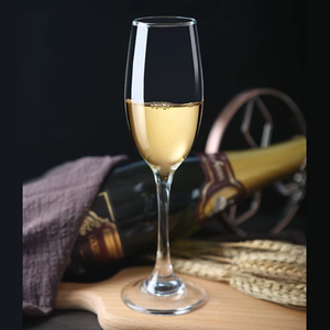 Verres à pied élégants classiques sans plomb de 6 oz pour fêtes d'<span class=keywords><strong>anniversaire</strong></span> et mariages, idéaux pour les flûtes et les vins mousseux - Product Image 5