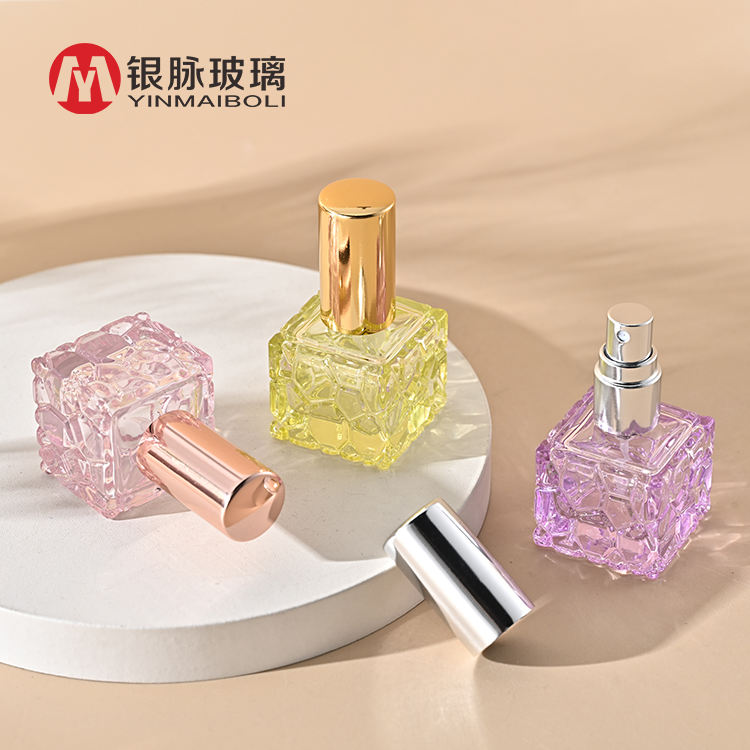 ピンクの香水 長方形ボトル 100ml ピンク ミー アップ – NOSE SHOP