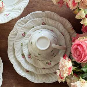 Ensemble de vaisselle en céramique en relief <span class=keywords><strong>Muse</strong></span> Rose français Design rétro pour hôtels-Vente en gros Bol Assiette Tasse à café avec assiette à dessert - Product Image 3