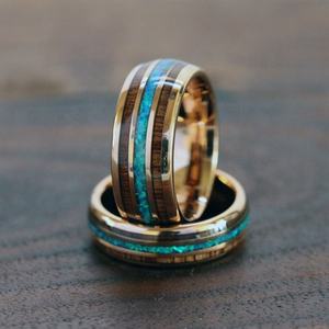 Anillos de promesa de parejas clásicas para él y para ella Anillo de tungsteno de madera de Koa de ópalo triturado - Product Image 1
