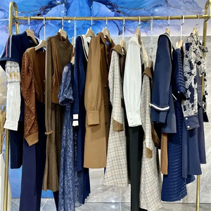 YF 2024 basso MOQ all'ingrosso a buon mercato abbigliamento abbigliamento alla rinfusa negozio all'ingrosso abbigliamento top vestito vestiti usati - Product Image 6