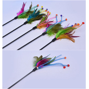 Juguete para gatos con forma de flor y plumas, con varita de juguete para gatos, color aleatorio, 11g, material plástico - Product Image 3