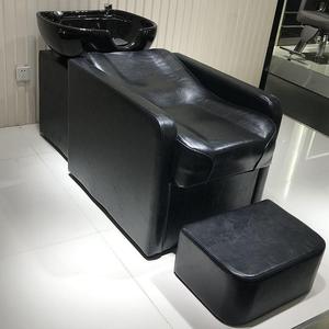 Fauteuil de lavage noir rembourré avec bac et tabouret pour salon de coiffure - Product Image 4
