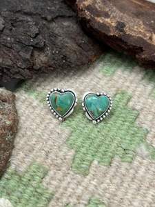 Pendientes de Plata de Ley Hechos a Mano con Turquesa Kingman, Diseño Único de Artesano - Product Image 2