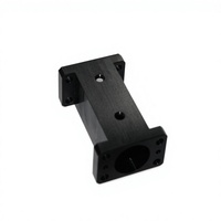 Support de montage en aluminium usiné CNC avec trous carrés et trous pour vis, pour applications de fraisage