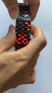 Jam tangan elektronik pria wanita, jam tangan pintar olahraga tampilan LED mewah Novel merah biru Lava dengan gesper gesper - Product Image 2