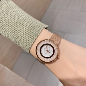Nouvelles montres pour femmes, montres à quartz tendance et élégantes pour femmes avec cadrans en cristal de sable fluide et bracelets en chaîne maillée - Product Image 4