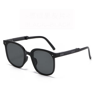 Lunettes de soleil pliantes à monture complète tendance rétro marron UV400 unisexe, verres PC de haute qualité - Product Image 2