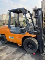 Offre Spéciale d'occasion Toyota 5 Tonnes Chariot Élévateur Mini Tracteur 50 Seconde Main Diesel en Bon État Meilleur Service Moteur Composant de Base