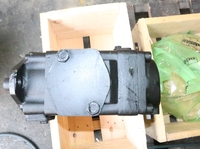 Pompe principale d'origine Develon Doosan Daewoo Hyundai Bobcat 401-00081A, 401-00081, Pompe de chargeur pour DL250, DL250-7M, DL250TC, MEGA 250-V
