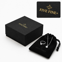 Boîte à bijoux en carton rigide mat embossé, faite à la main, de luxe, avec taille et logo personnalisés pour l'emballage de colliers, bagues et cadeaux