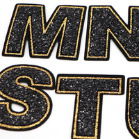 Patch en tissu brodé 3D en stock avec paillettes scintillantes Lettres thermocollantes en PVC pour vêtements Caractéristiques Décorations de logo en feutre au dos