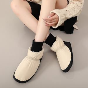 Bottes d'échauffement bon marché Bottes de neige pour femmes Ballet Dance Winter Bottes de neige courtes pour femmes Bottes de neige d'hiver en laine Ballerina pantoufles - Product Image 6
