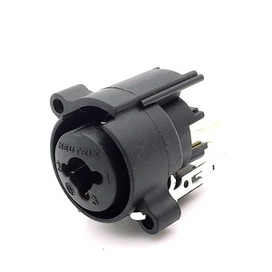 Connecteur combiné horizontal 3 cœurs <span class=keywords><strong>XLR</strong></span>-PJ-07 femelle avec <span class=keywords><strong>prise</strong></span> <span class=keywords><strong>jack</strong></span> stéréo 1/4 pouces et connecteur à poussoir – Fabricant - Product Image 1