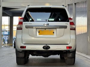 Toyota Prado d'occasion 2016 2017 <span class=keywords><strong>2018</strong></span>, 5 places, transmission automatique, essence, SUV avec volant à gauche et toit ouvrant - Product Image 6