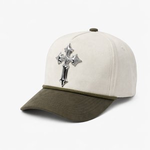 Casquette de baseball premium 5 panneaux en faux daim, courbée et ajustable, avec logo argenté brillant haute fréquence personnalisé, pour le sport en extérieur - Product Image 1