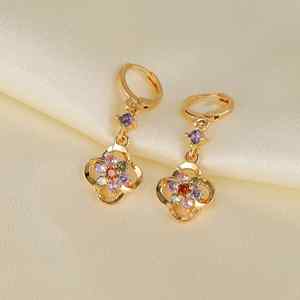 Diseños de lujo Pendientes de cobre de Latón chapado en oro Joyas de diamantes de imitación indios Pendientes de circón de oro árabe - Product Image 6