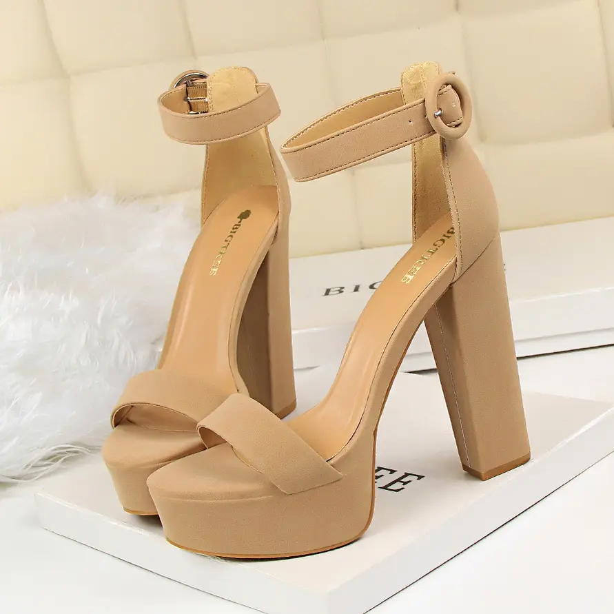 Sapatos de salto alto em cor sólida estilo europeu-americano para mulheres,  com tiras no tornozelo, de boa qualidade, sexy, com plataforma e cunha ..., image size:891x891