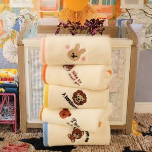 5 Toallas de Mano Cuadradas para Niños, de Felpa de Coral, Secado Rápido, con Estampado Animal, Gruesas, Suaves y Absorbentes - Product Image 3